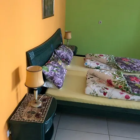 Апартаменты Einfache Monteurwohnung Mit Wlan Und Sat Tv, Netflix Frankweiler