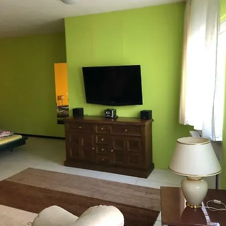 Апартаменты Einfache Monteurwohnung Mit Wlan Und Sat Tv, Netflix